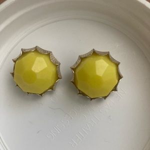 Super lightweight vintage Made in Japan Mid Century Lucite Clip On Earrings